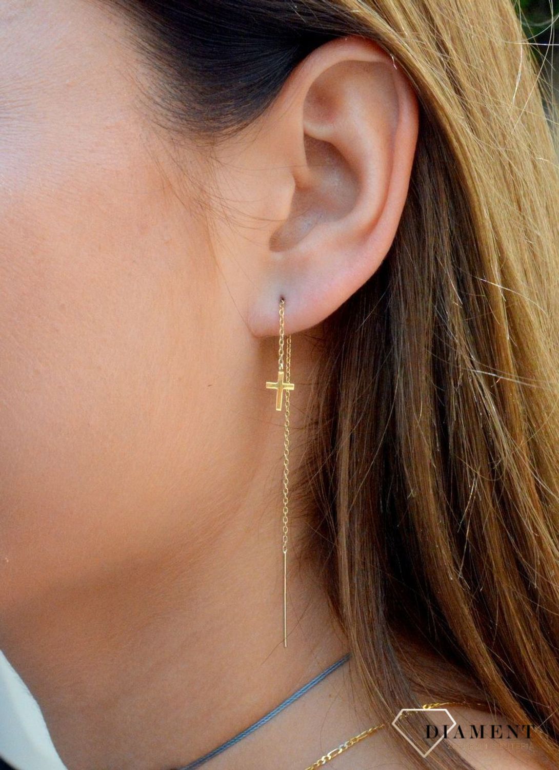 Złote kolczyki krzyżyki przeciągane łańcuszki pr 333 KL 6201 333. Złote kolczyki 333 przeciągane łańcuszki z krzyżykami. Jeśli cenisz sobie minimalizm w dodatkach wybierz subtelne kolczyki kulki wyko.jpg